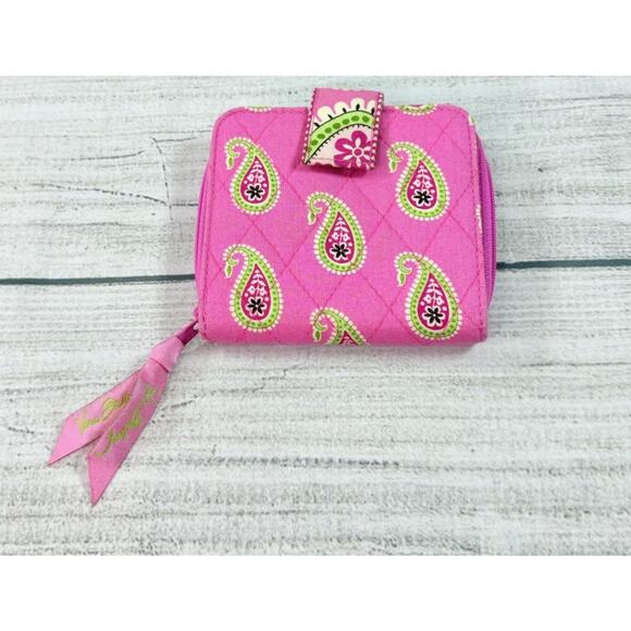 Vera Bradley Bi-Fold Snap-Zipper Wallet in Pink Bermuda Paisley Retired Print - Picture 1 of 7